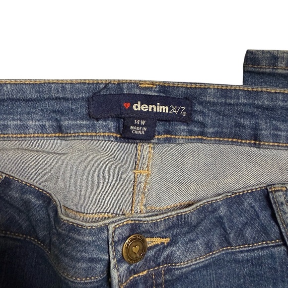 Denim 24/7 Embroidered Jeans Size 14W Boho Y2K Cottagecore Dark Wash Chic - Picture 4 of 5